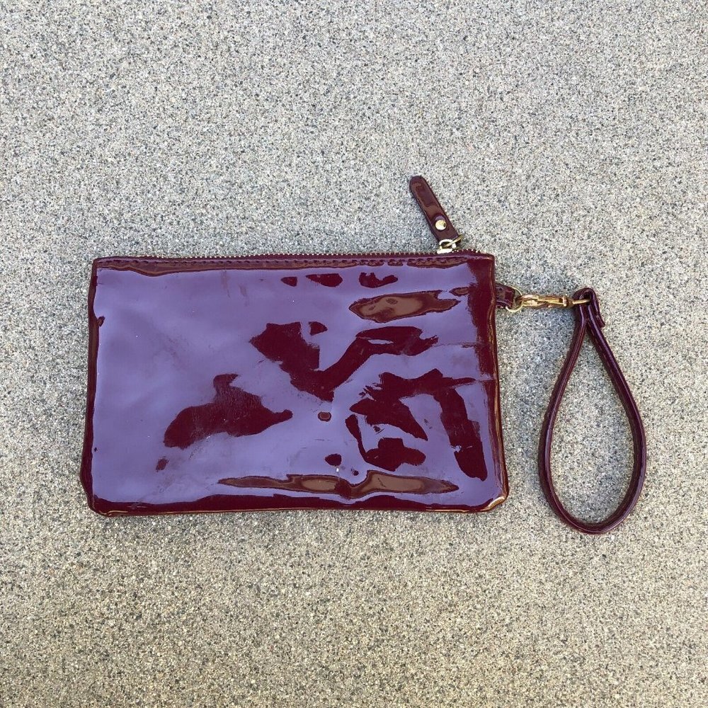 Adrienne Vittadini Studio Patent Leather Wristlet Clutch Wallet Bag Red Zipper‍‍